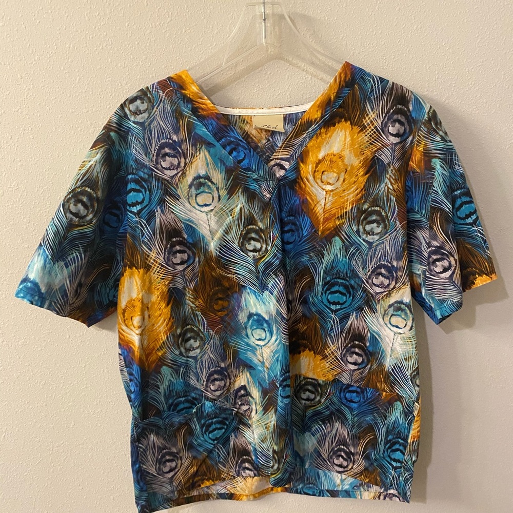 Taffies scrub top